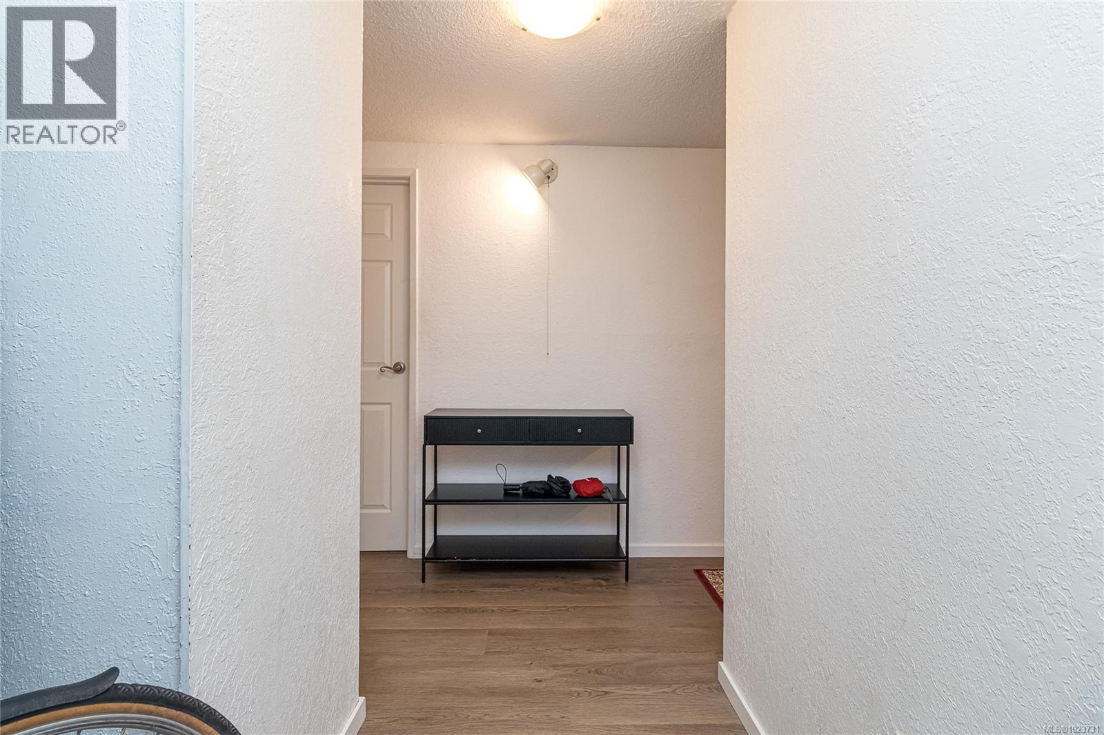 419 1005 McKenzie Avenue, Saanich