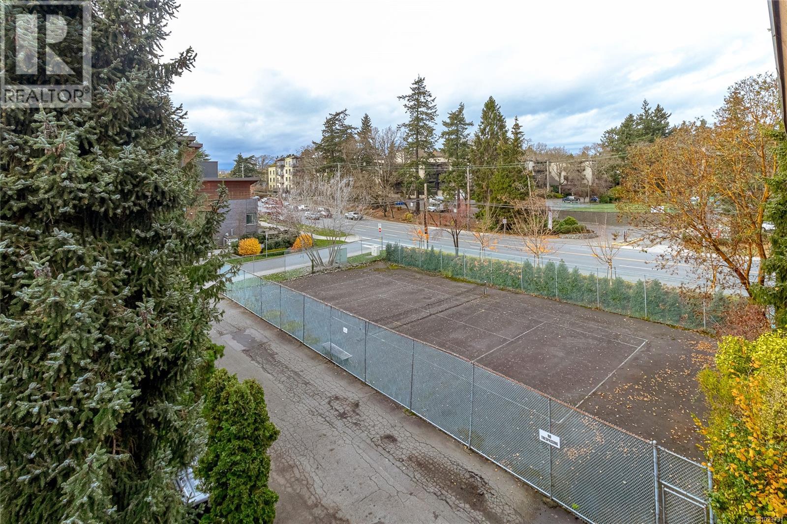 419 1005 McKenzie Avenue, Saanich