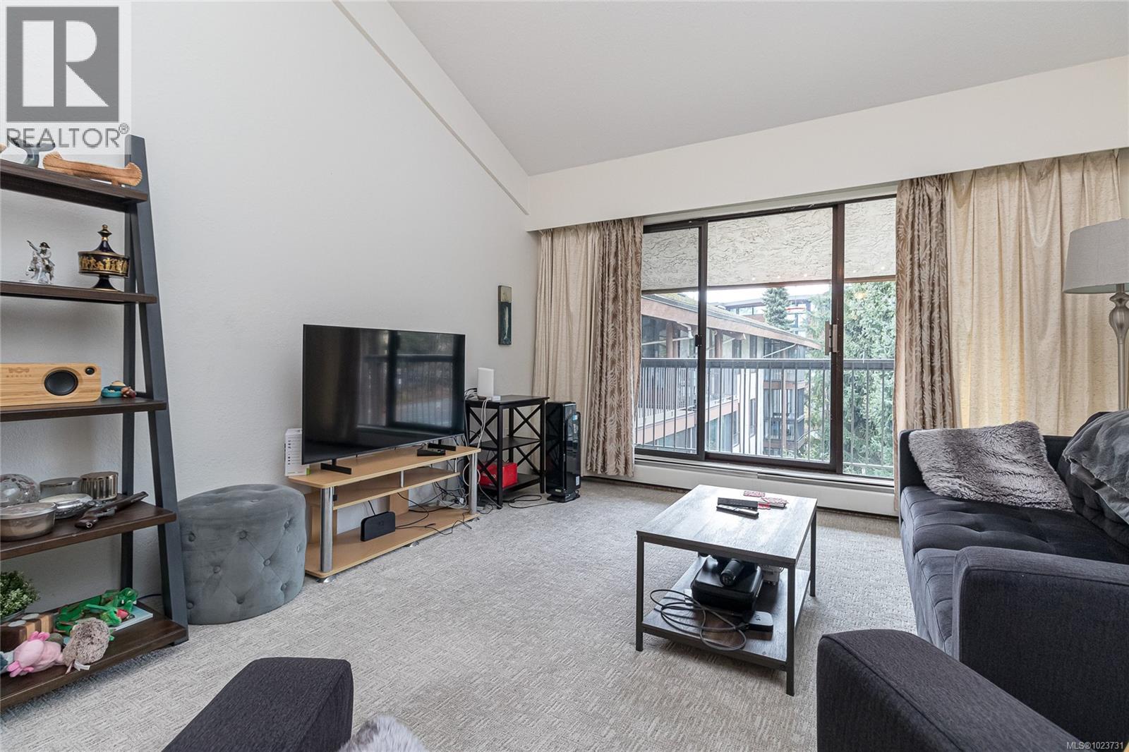 419 1005 McKenzie Avenue, Saanich