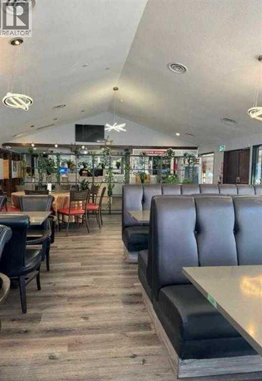 121 2 Street W - Photo 3 of 9, Cremona, Alberta