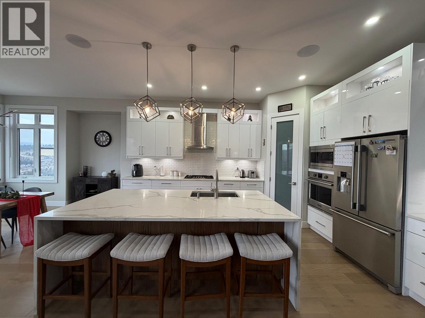  1135 Loseth Drive, Kelowna