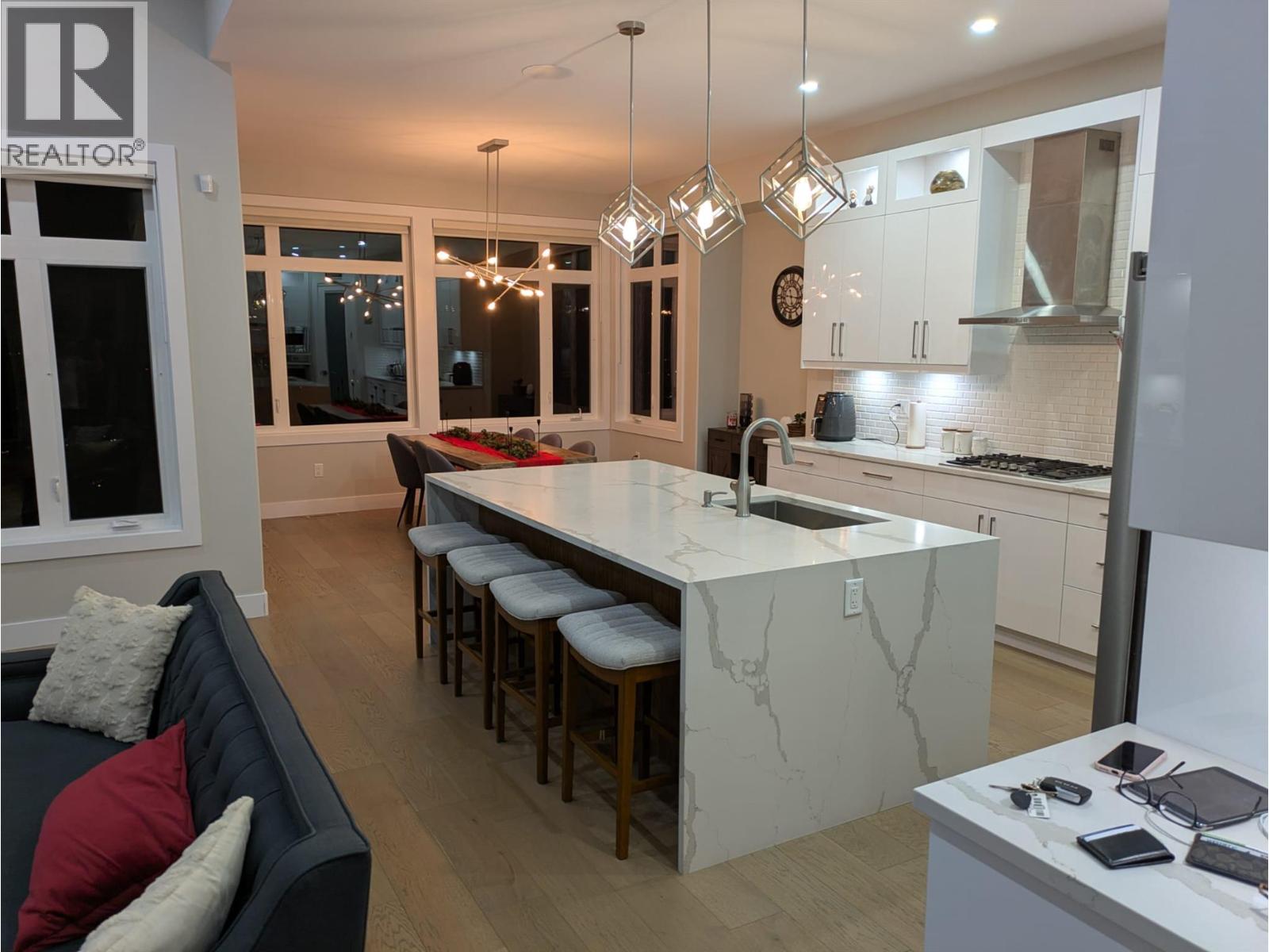  1135 Loseth Drive, Kelowna