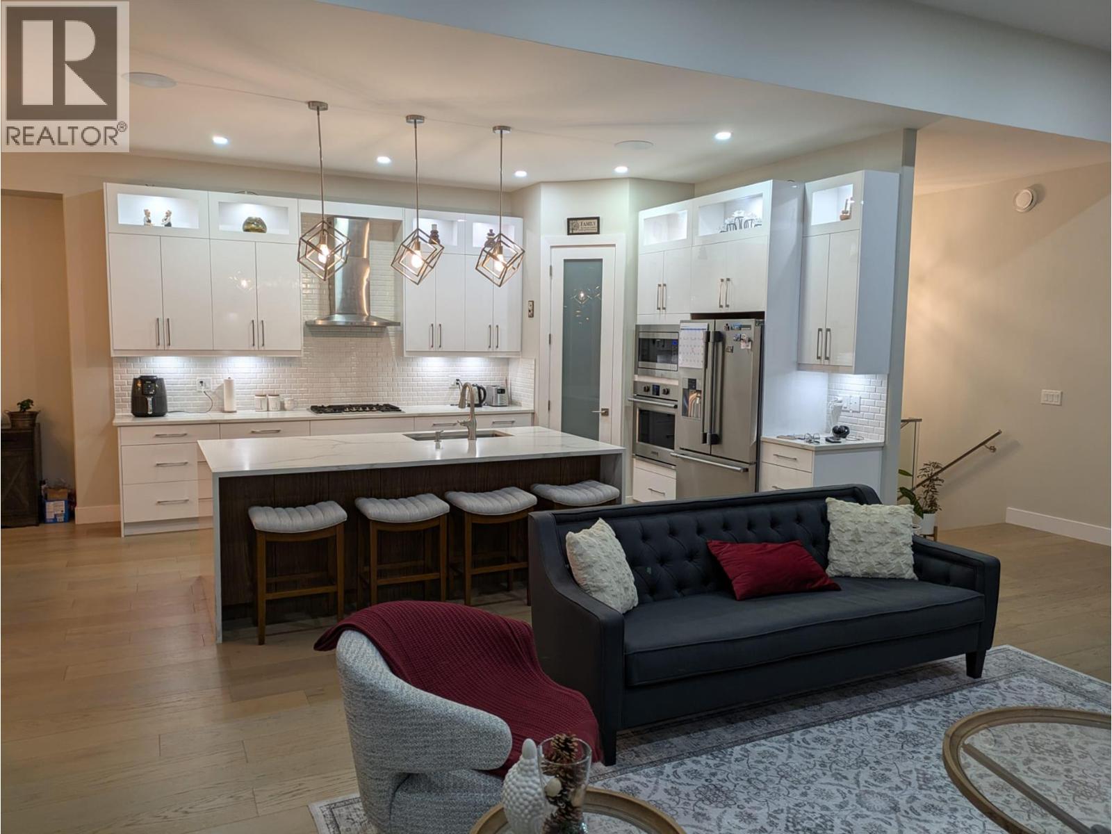  1135 Loseth Drive, Kelowna