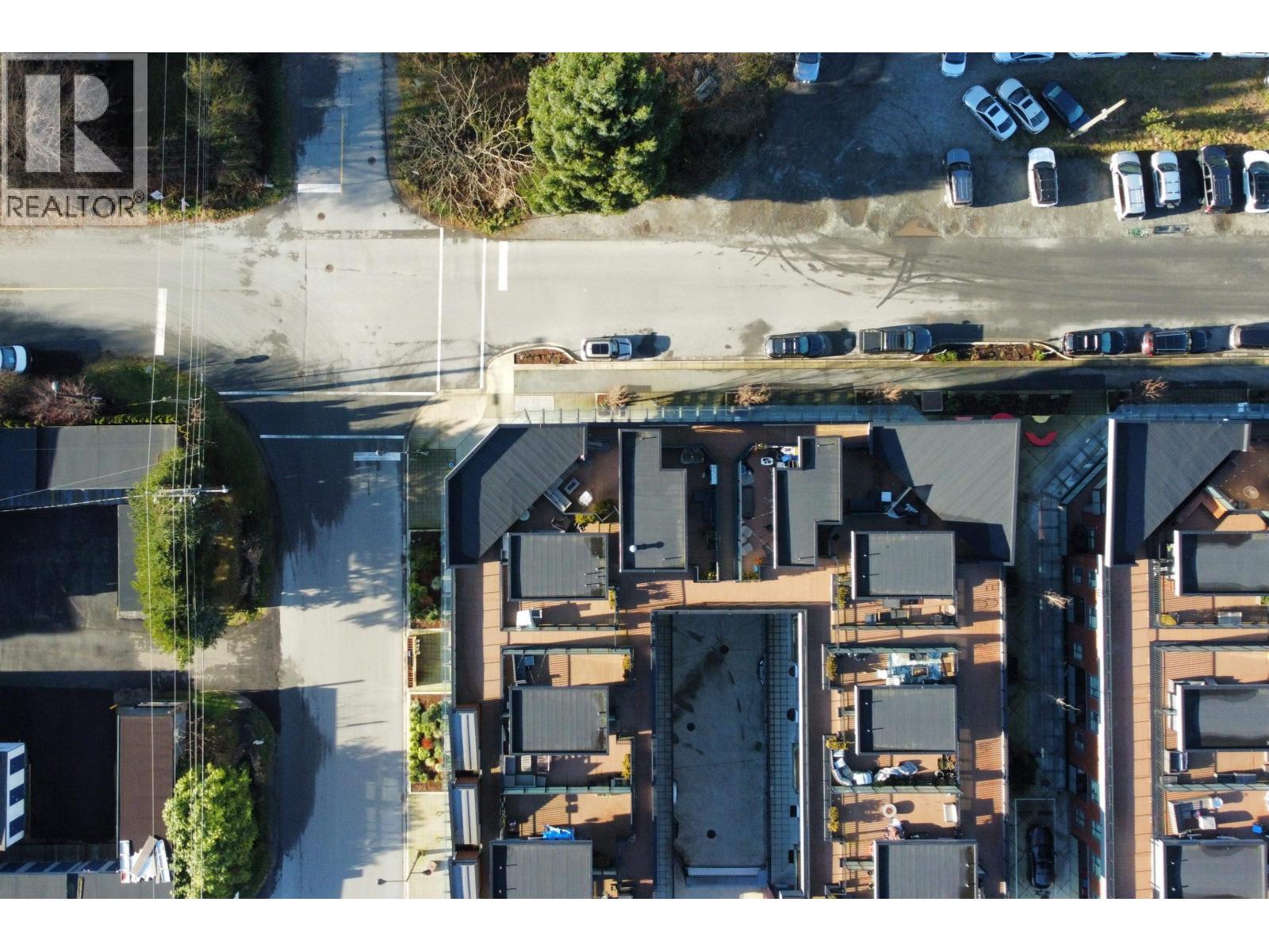 207 37808 THIRD AVENUE, Squamish