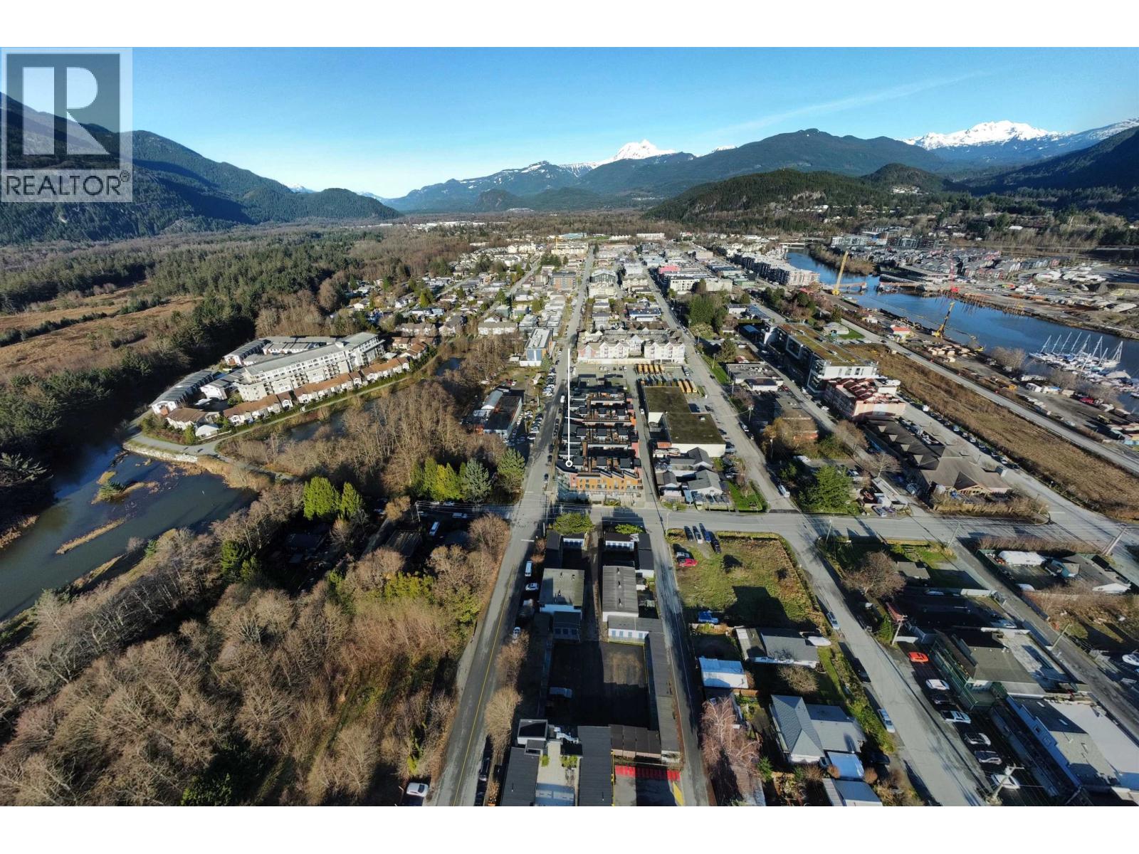 207 37808 THIRD AVENUE, Squamish