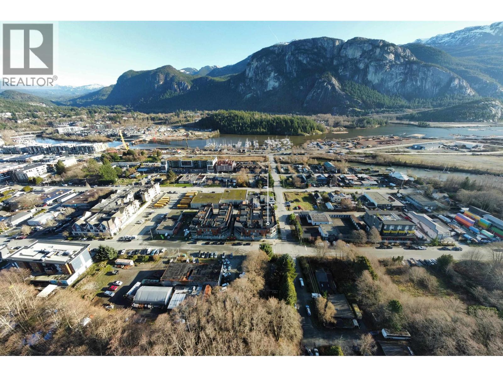 207 37808 THIRD AVENUE, Squamish