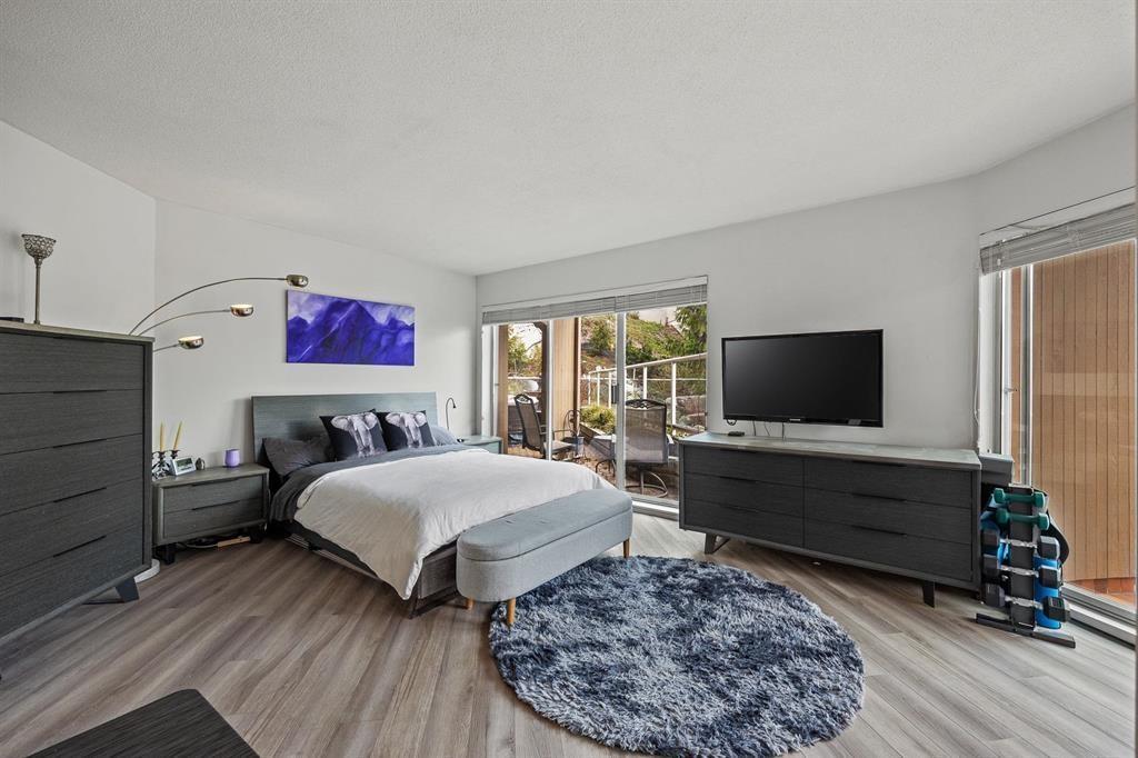 102 15025 VICTORIA AVENUE, White Rock