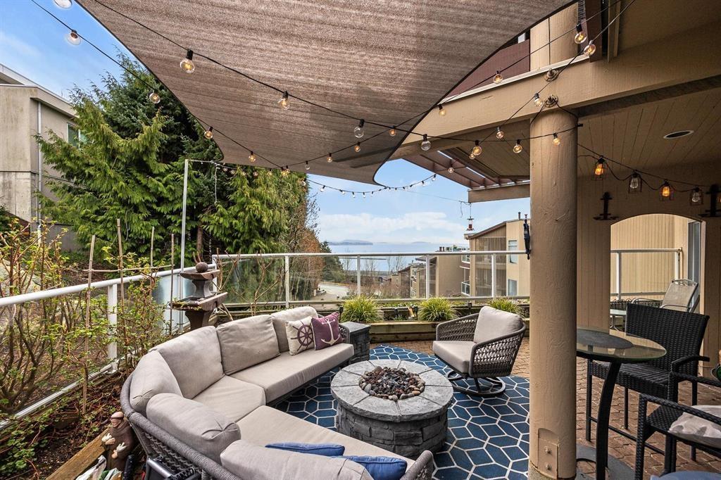 102 15025 VICTORIA AVENUE, White Rock