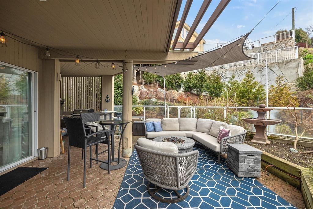 102 15025 VICTORIA AVENUE, White Rock