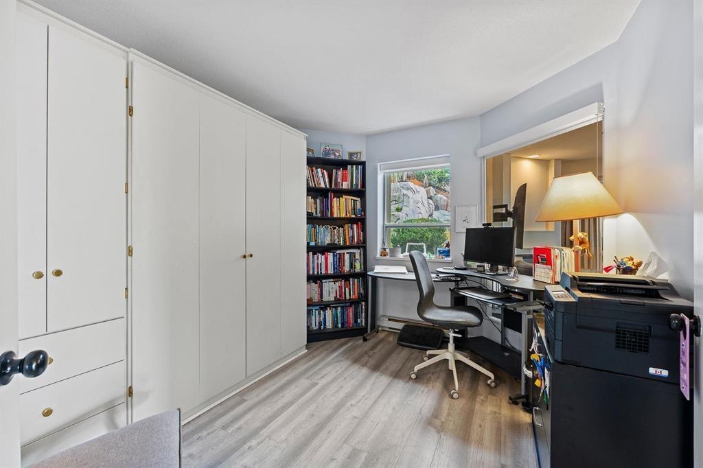 102 15025 VICTORIA AVENUE, White Rock