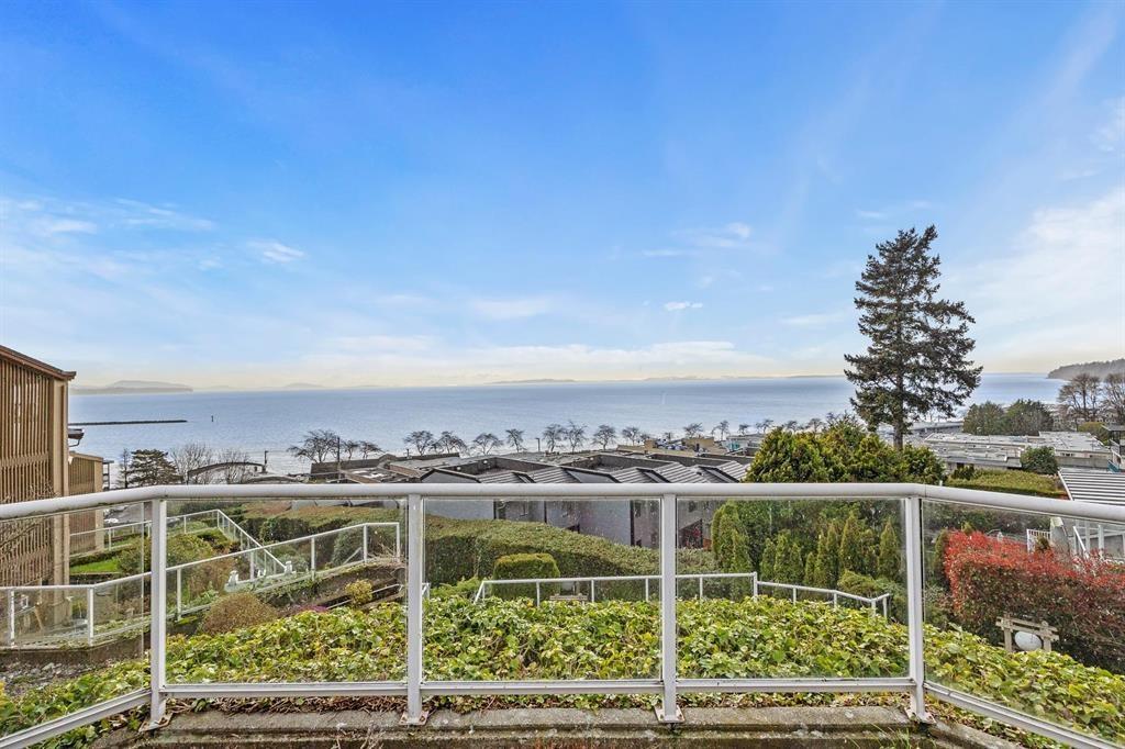 102 15025 VICTORIA AVENUE, White Rock