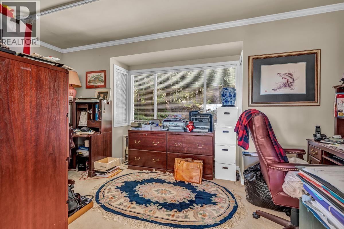 4415 WOODCREST ROAD, West Vancouver