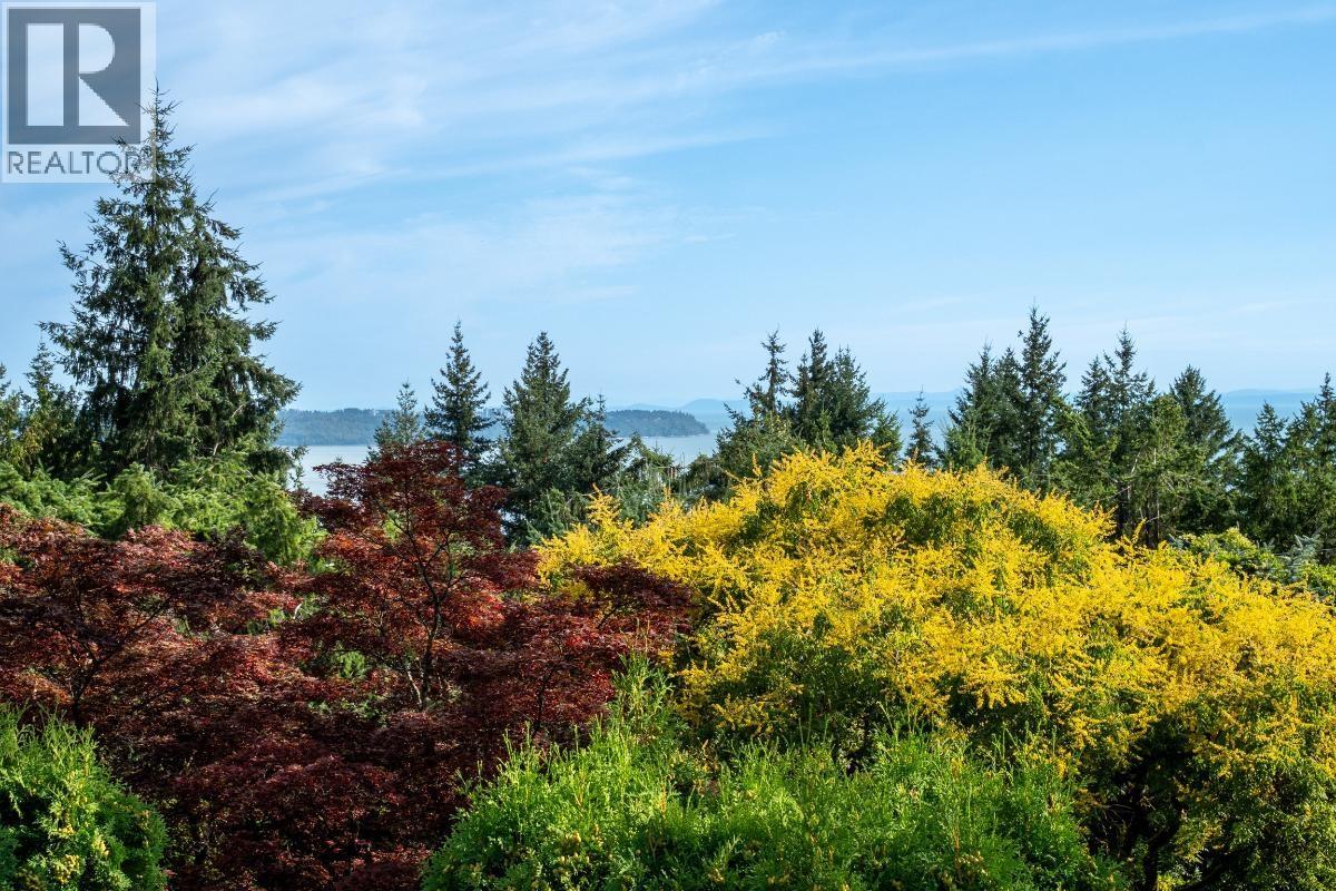 4415 WOODCREST ROAD, West Vancouver
