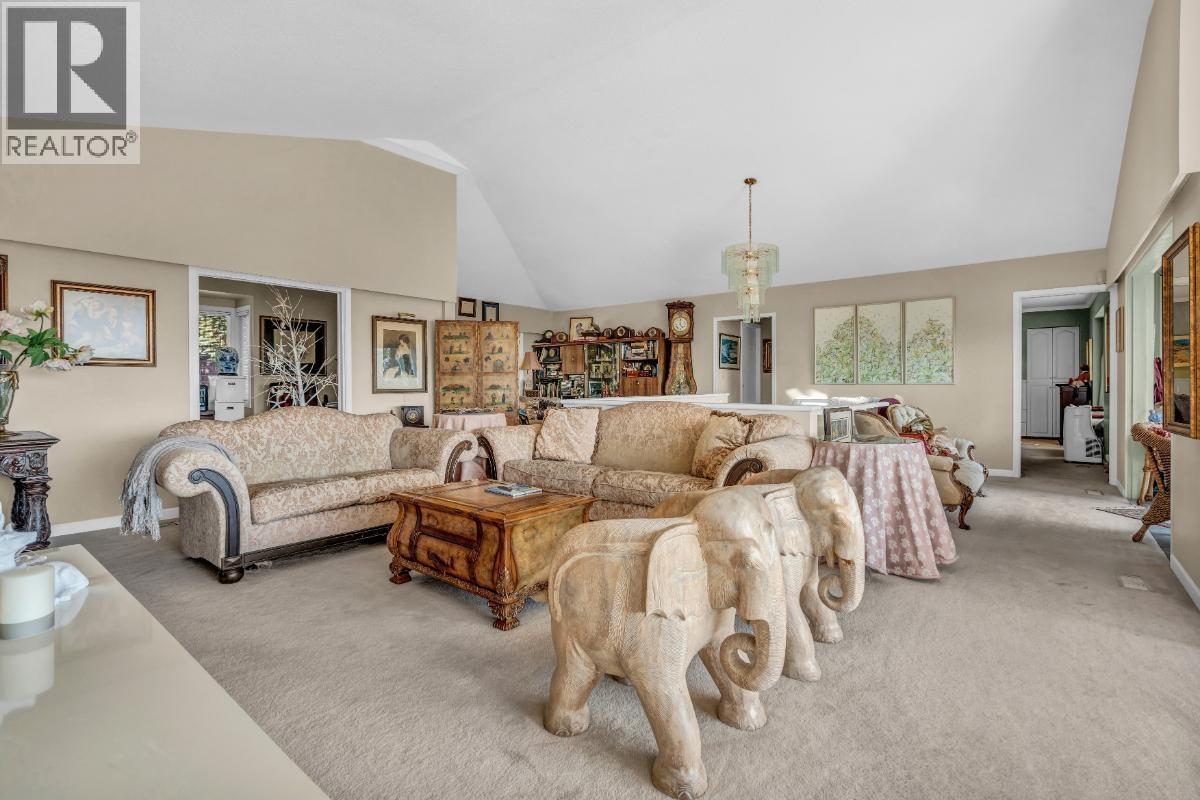 4415 WOODCREST ROAD, West Vancouver