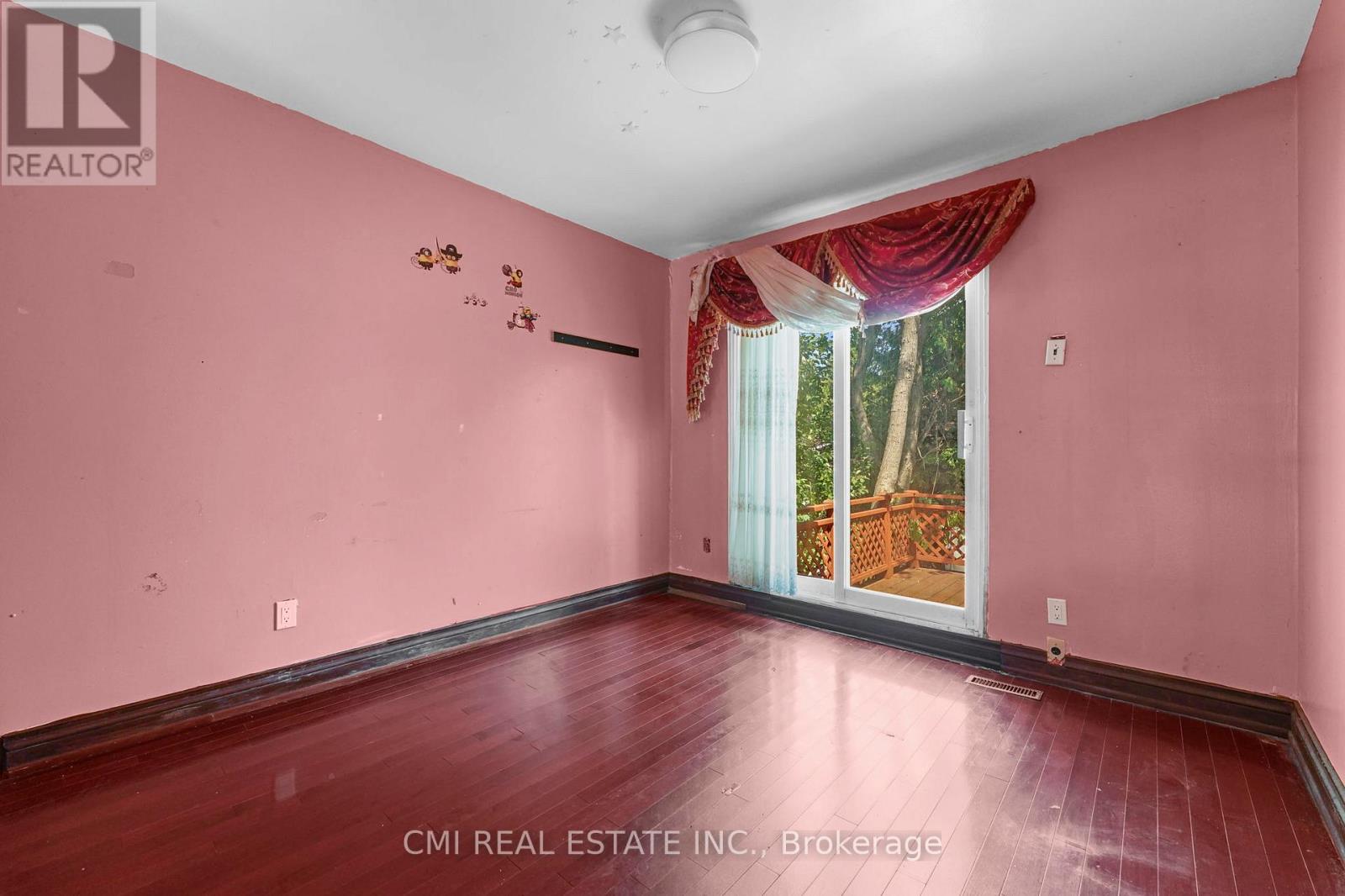 50 APACHE TRAIL - 31