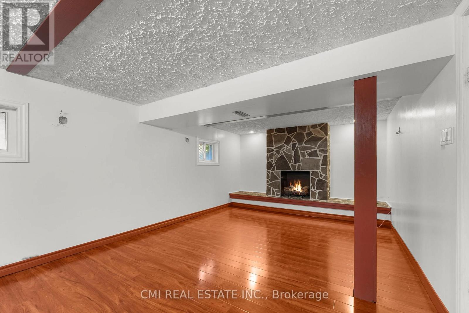 50 APACHE TRAIL - 36