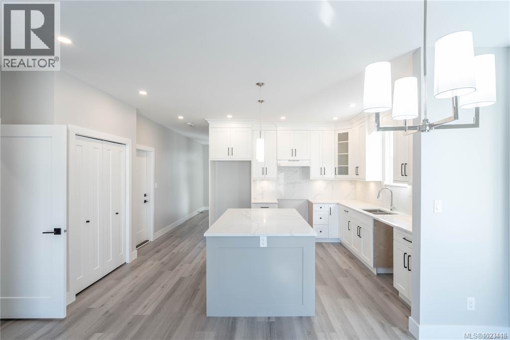 669 SANDERSON RD - 21