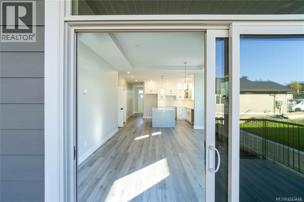 669 SANDERSON RD - 23