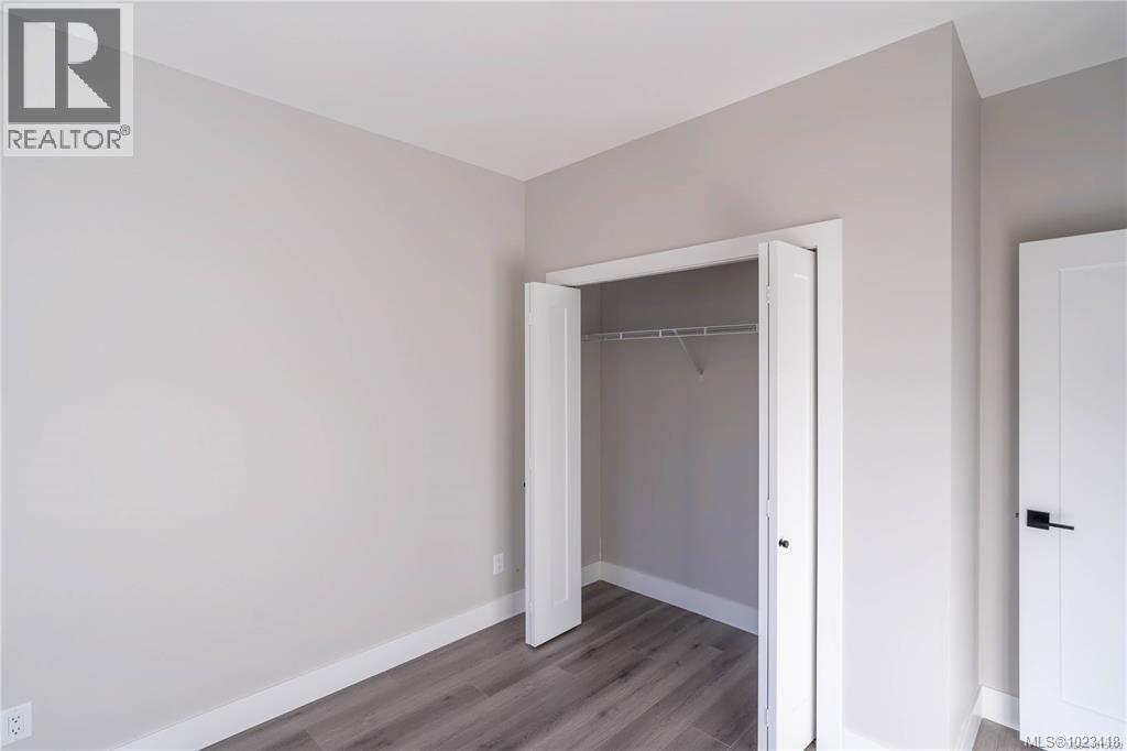 669 SANDERSON RD - 32