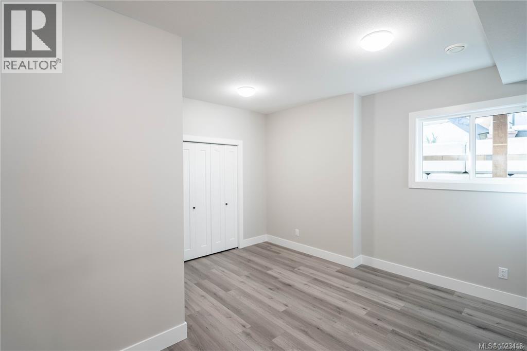 669 SANDERSON RD - 36