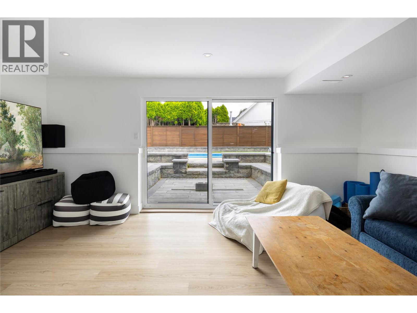  4265 Lakeshore Road, Kelowna