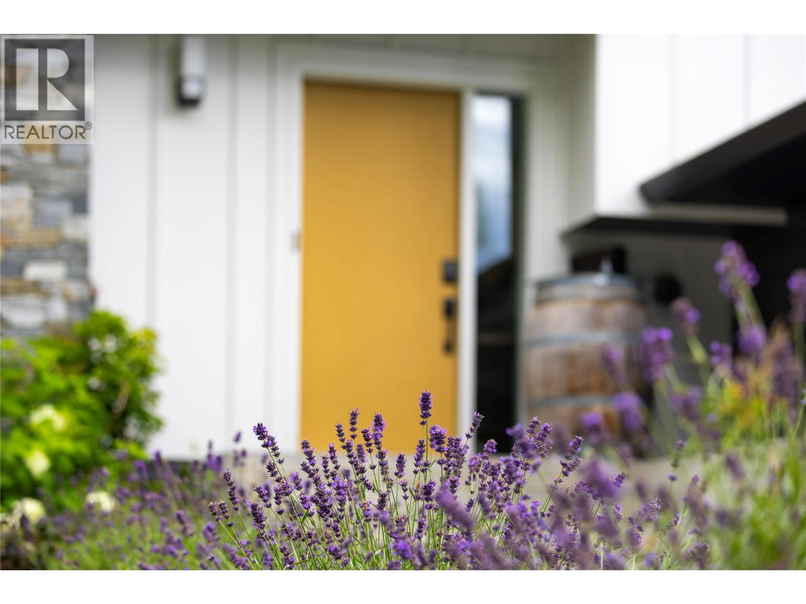  4265 Lakeshore Road, Kelowna