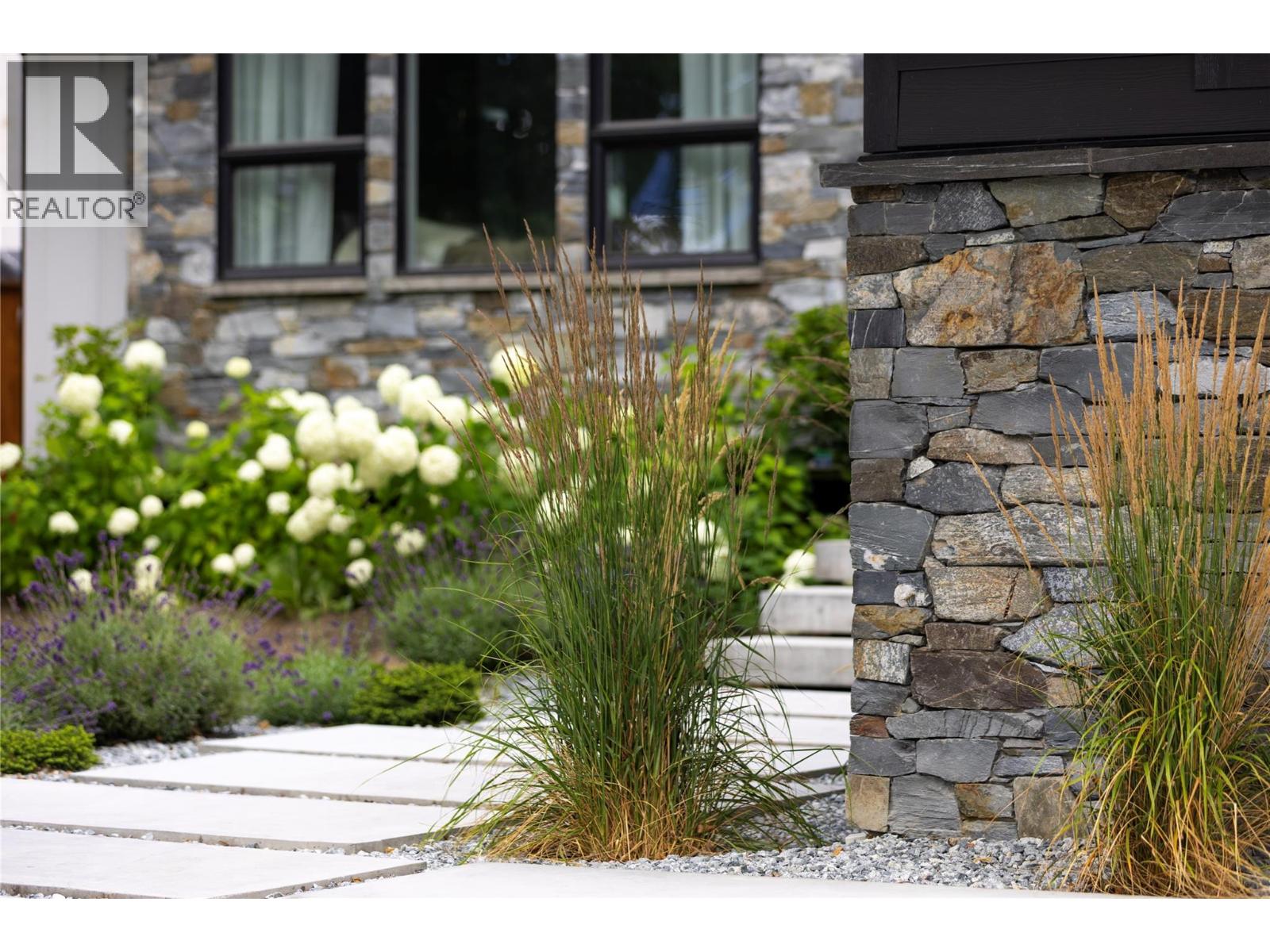  4265 Lakeshore Road, Kelowna