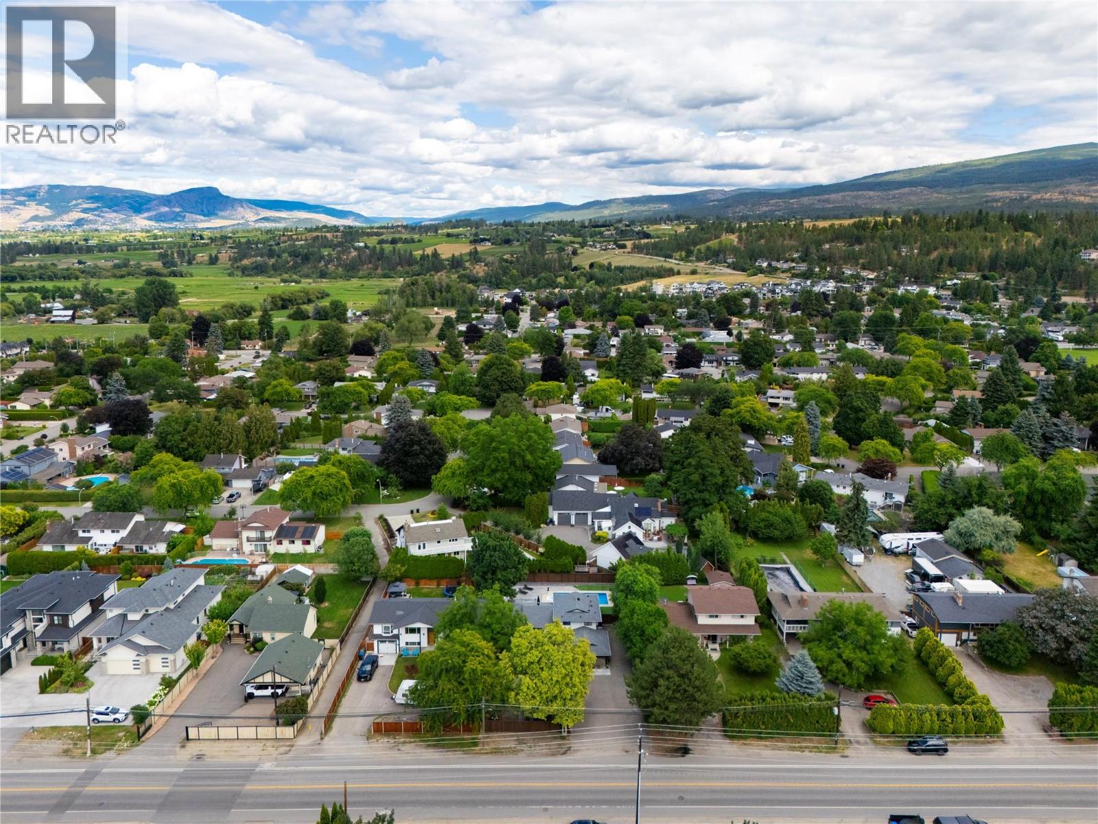  4265 Lakeshore Road, Kelowna