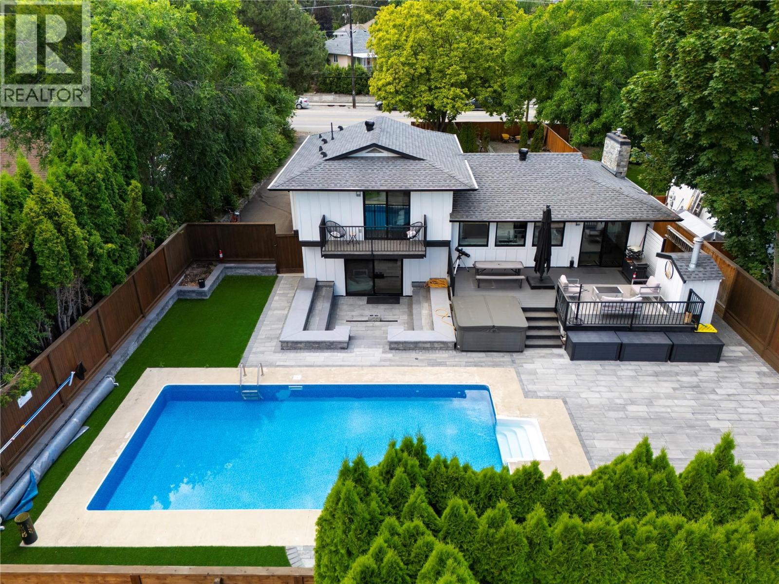  4265 Lakeshore Road, Kelowna