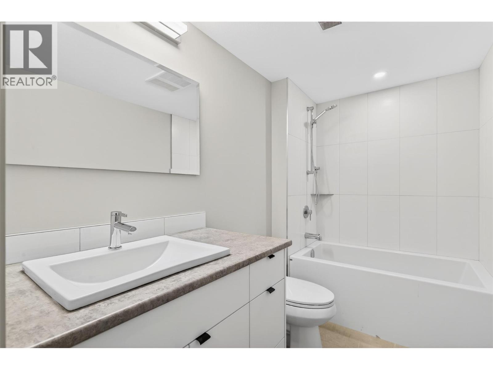 2235 Thacker Drive, West Kelowna