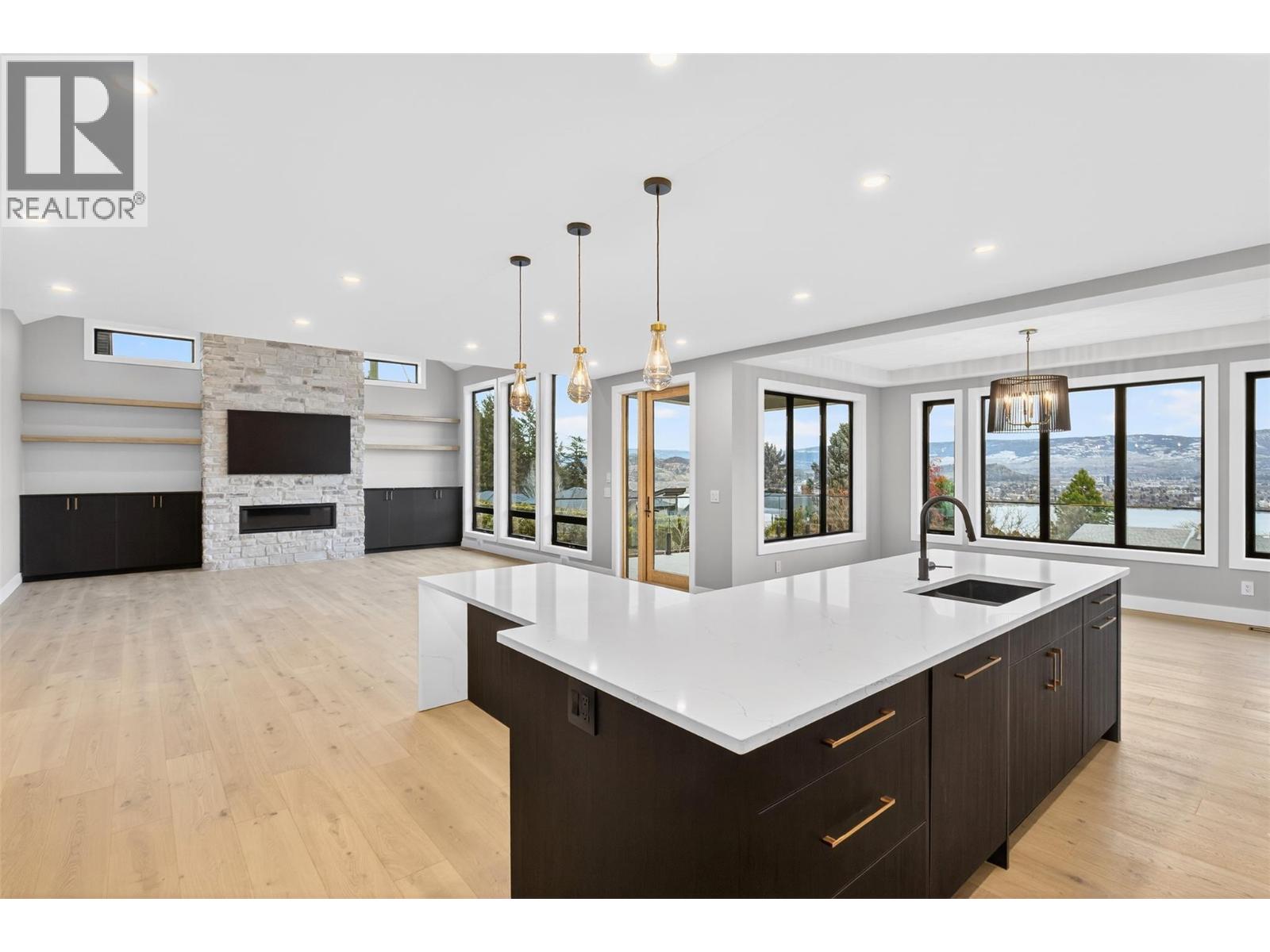 2235 Thacker Drive, West Kelowna