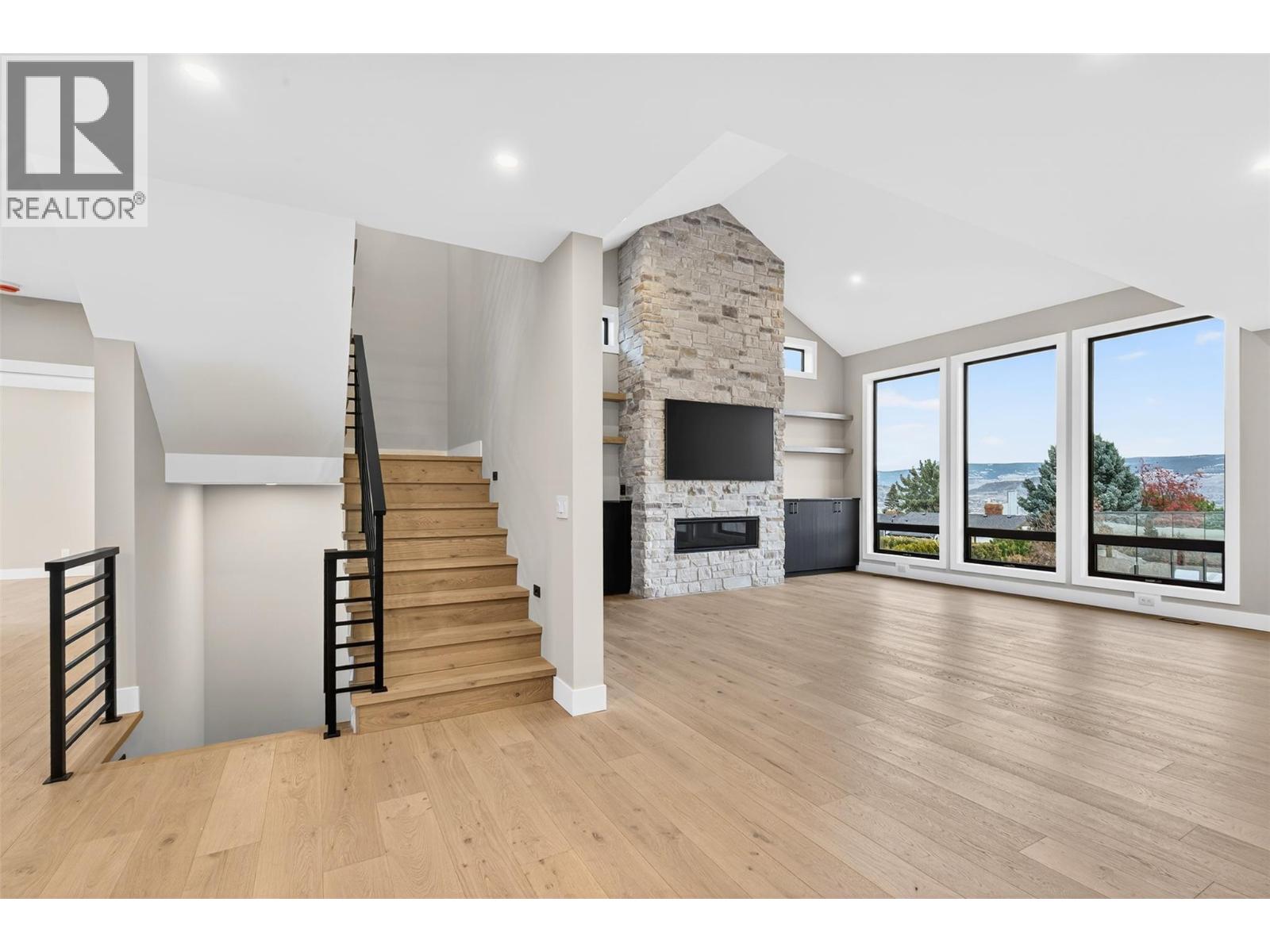 2235 Thacker Drive, West Kelowna