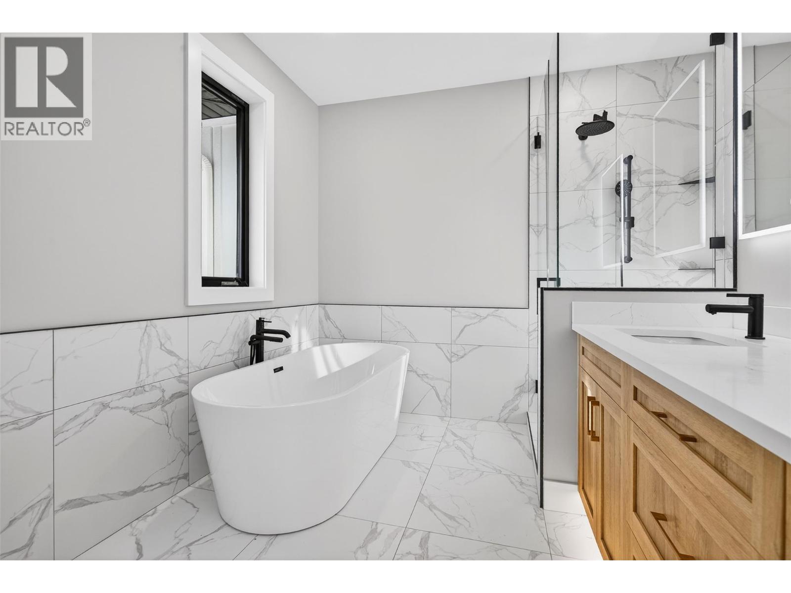 2235 Thacker Drive, West Kelowna