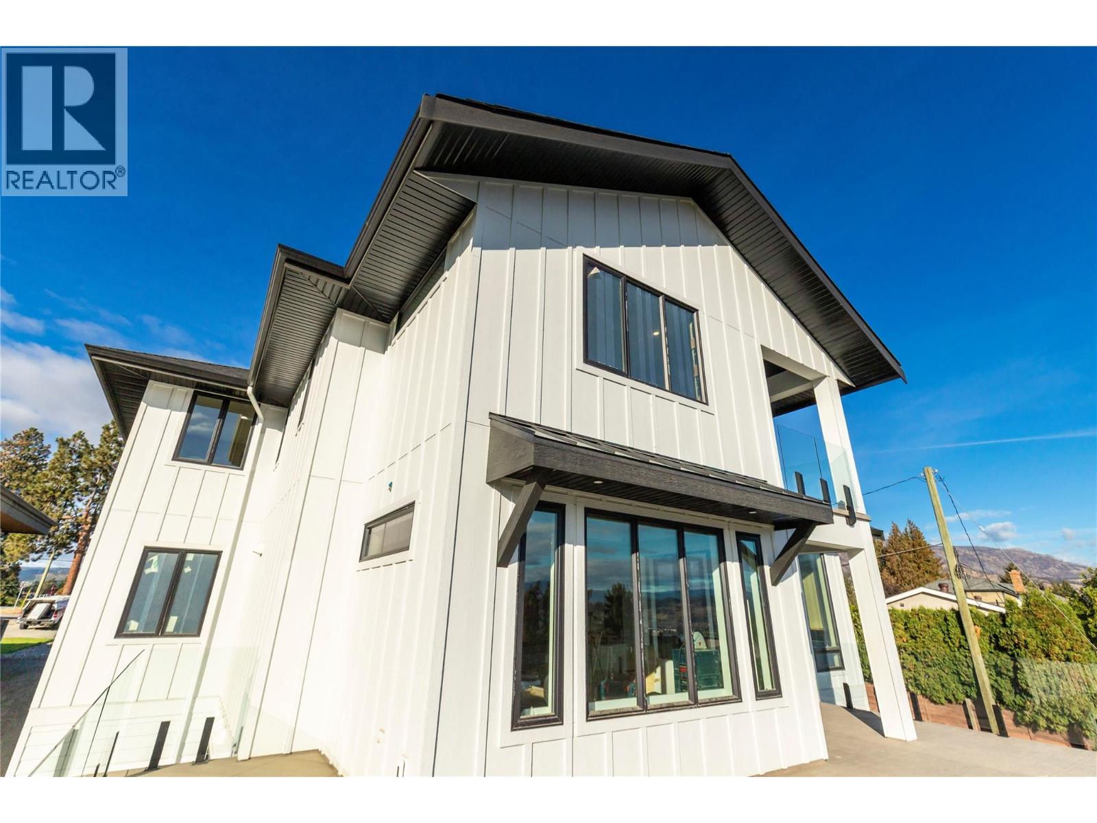 2235 Thacker Drive, West Kelowna