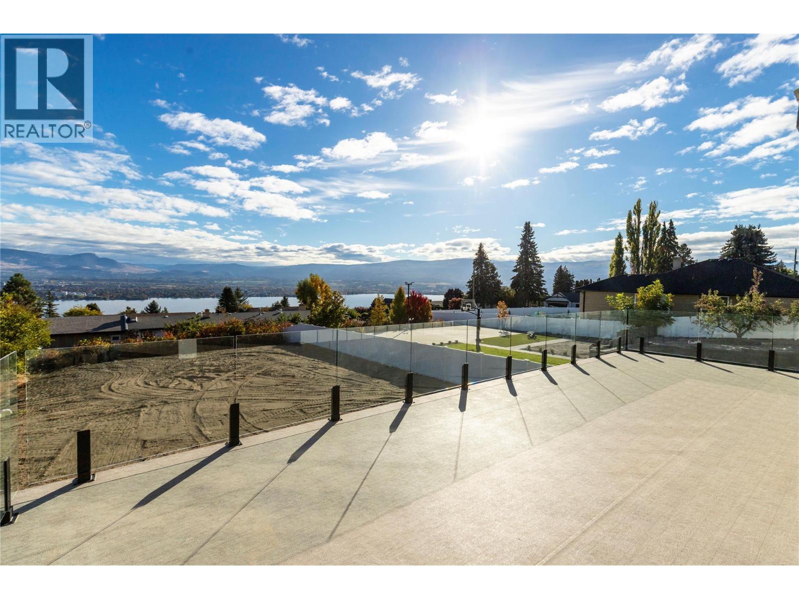 2235 Thacker Drive, West Kelowna