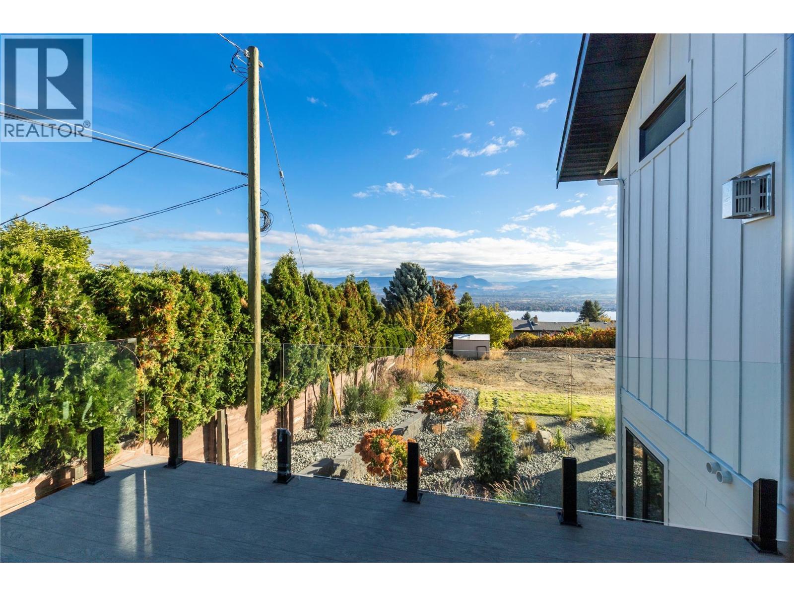 2235 Thacker Drive, West Kelowna