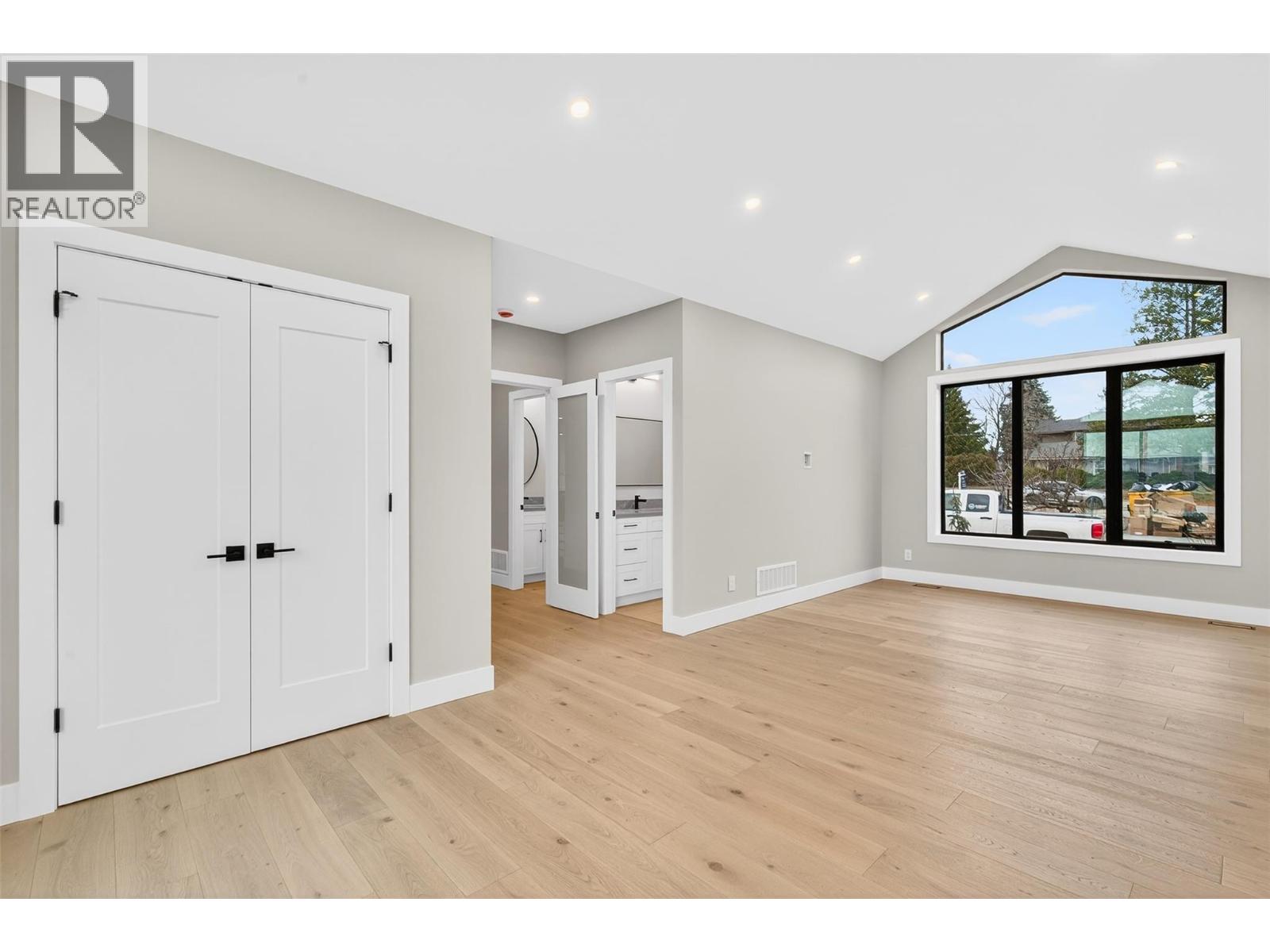 2235 Thacker Drive, West Kelowna