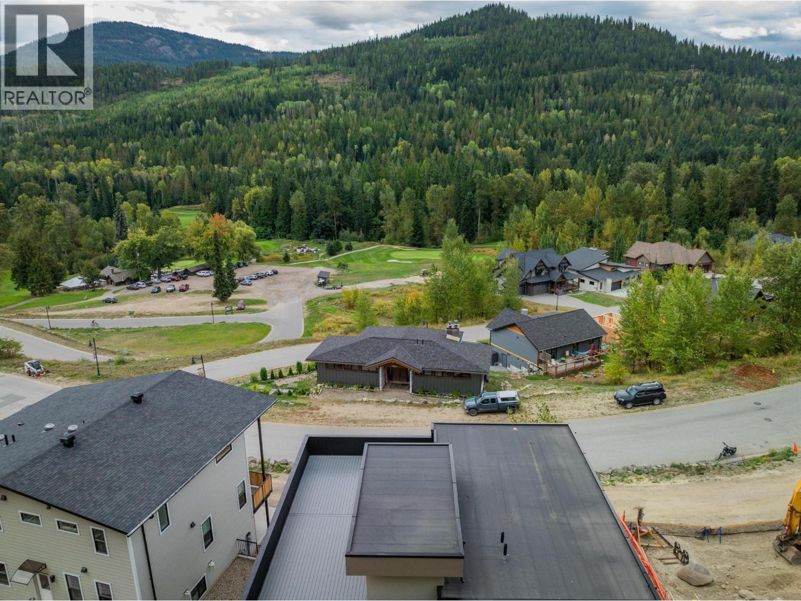 934 REDSTONE Drive, Rossland