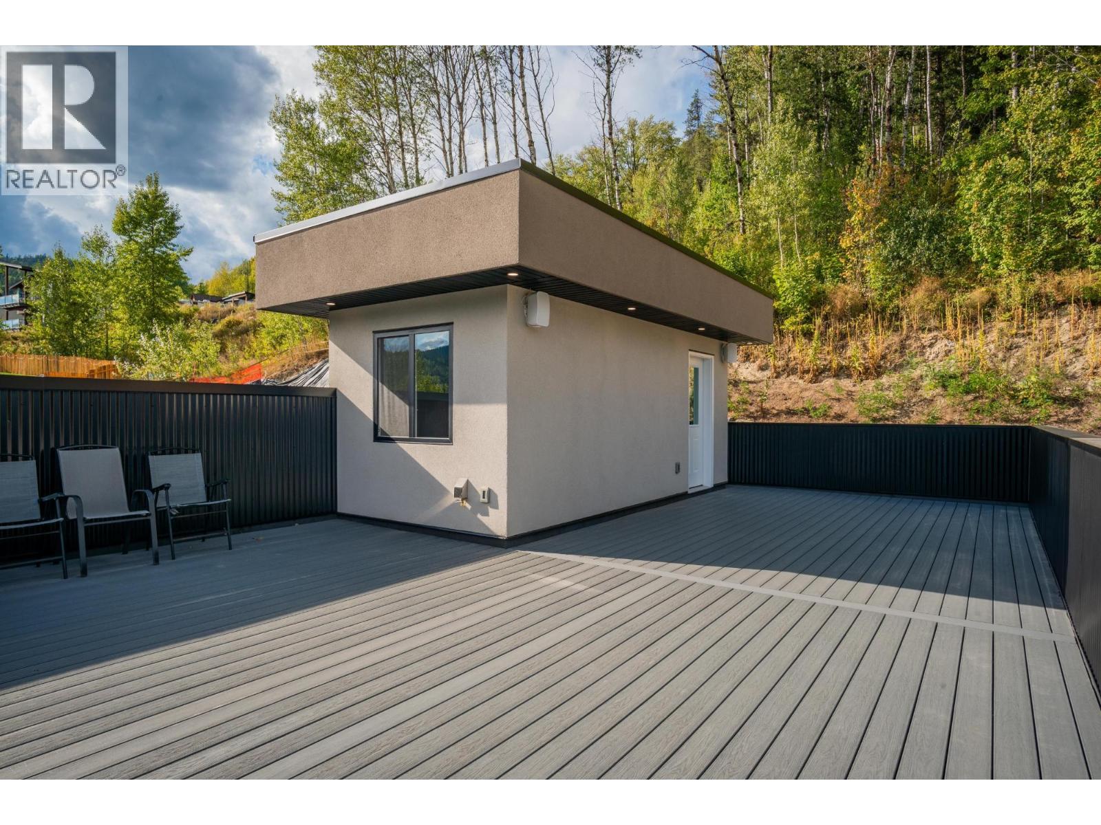 934 REDSTONE Drive, Rossland