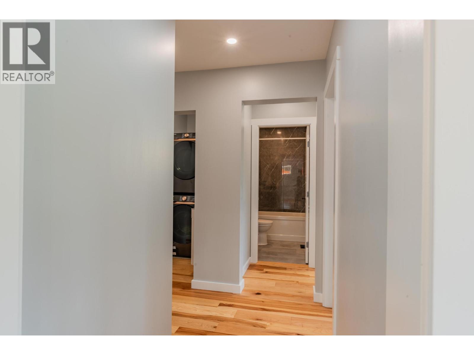 934 REDSTONE Drive, Rossland