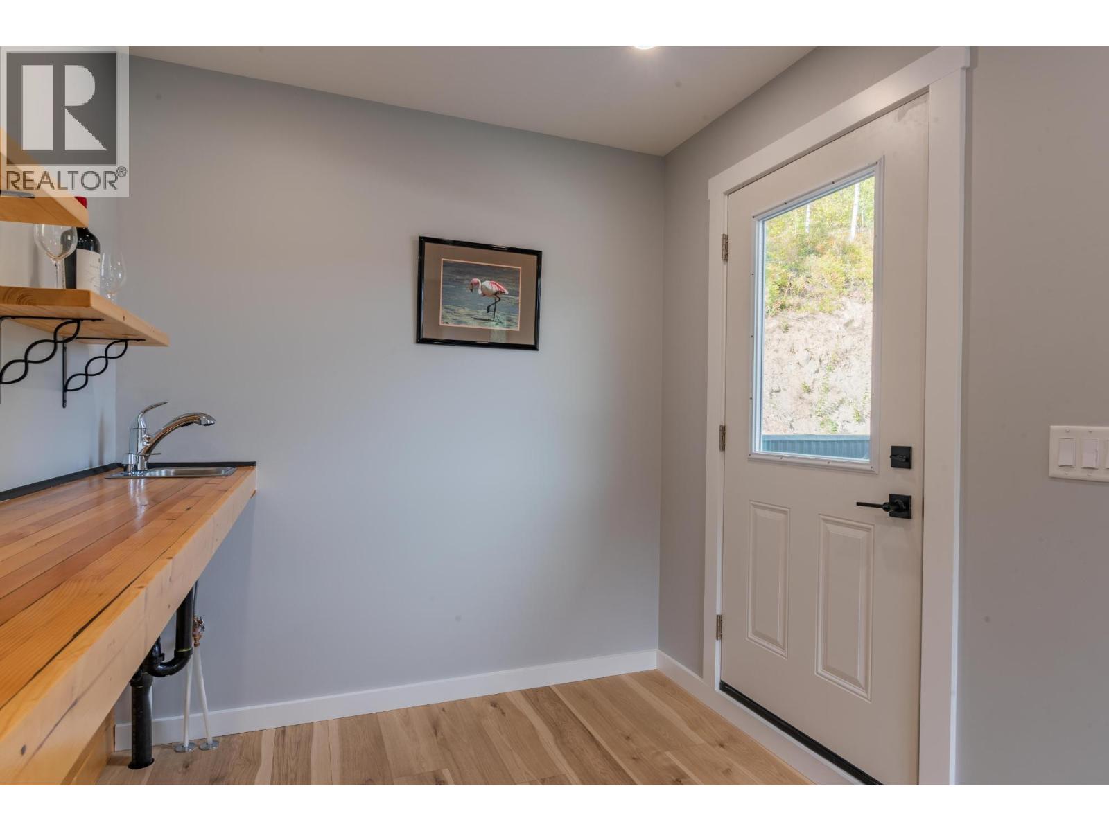 934 REDSTONE Drive, Rossland