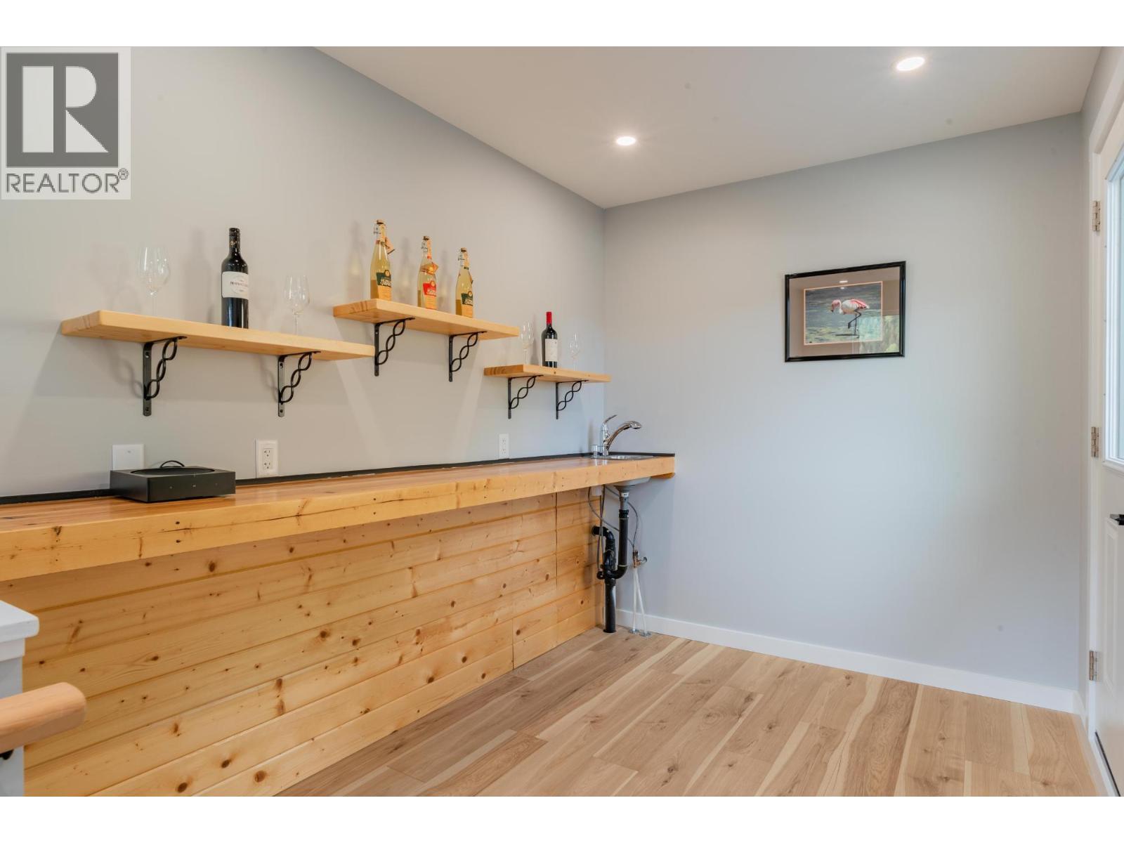 934 REDSTONE Drive, Rossland