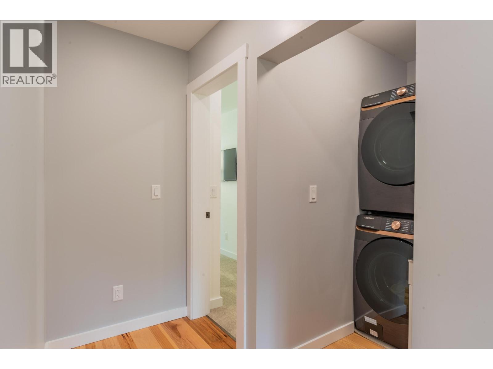 934 REDSTONE Drive, Rossland