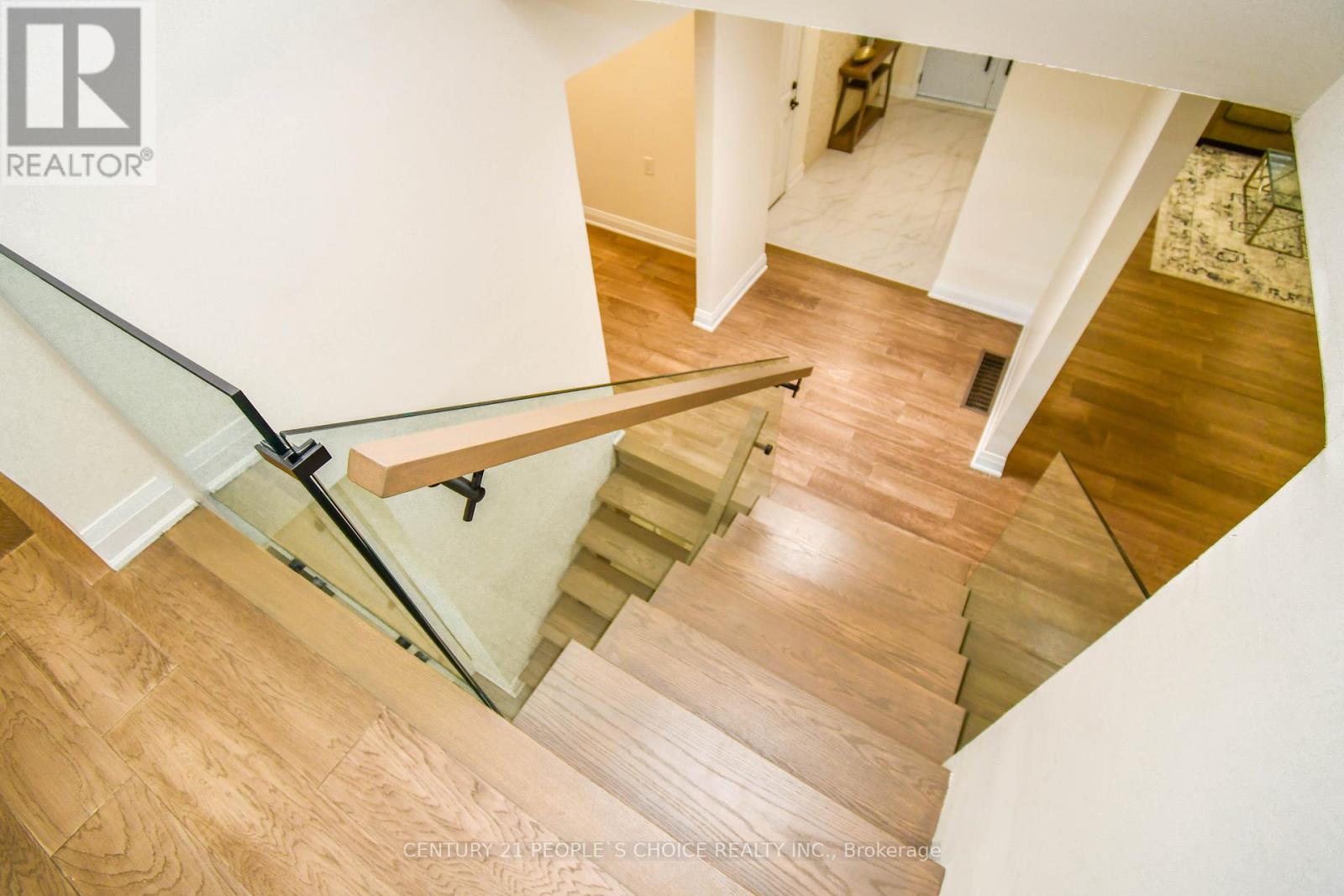 694 BROADVIEW AVENUE - 18