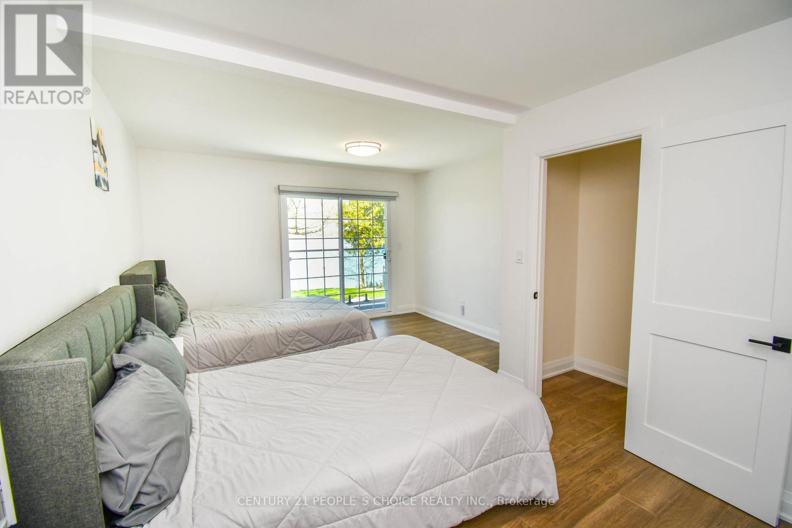 694 BROADVIEW AVENUE - 29