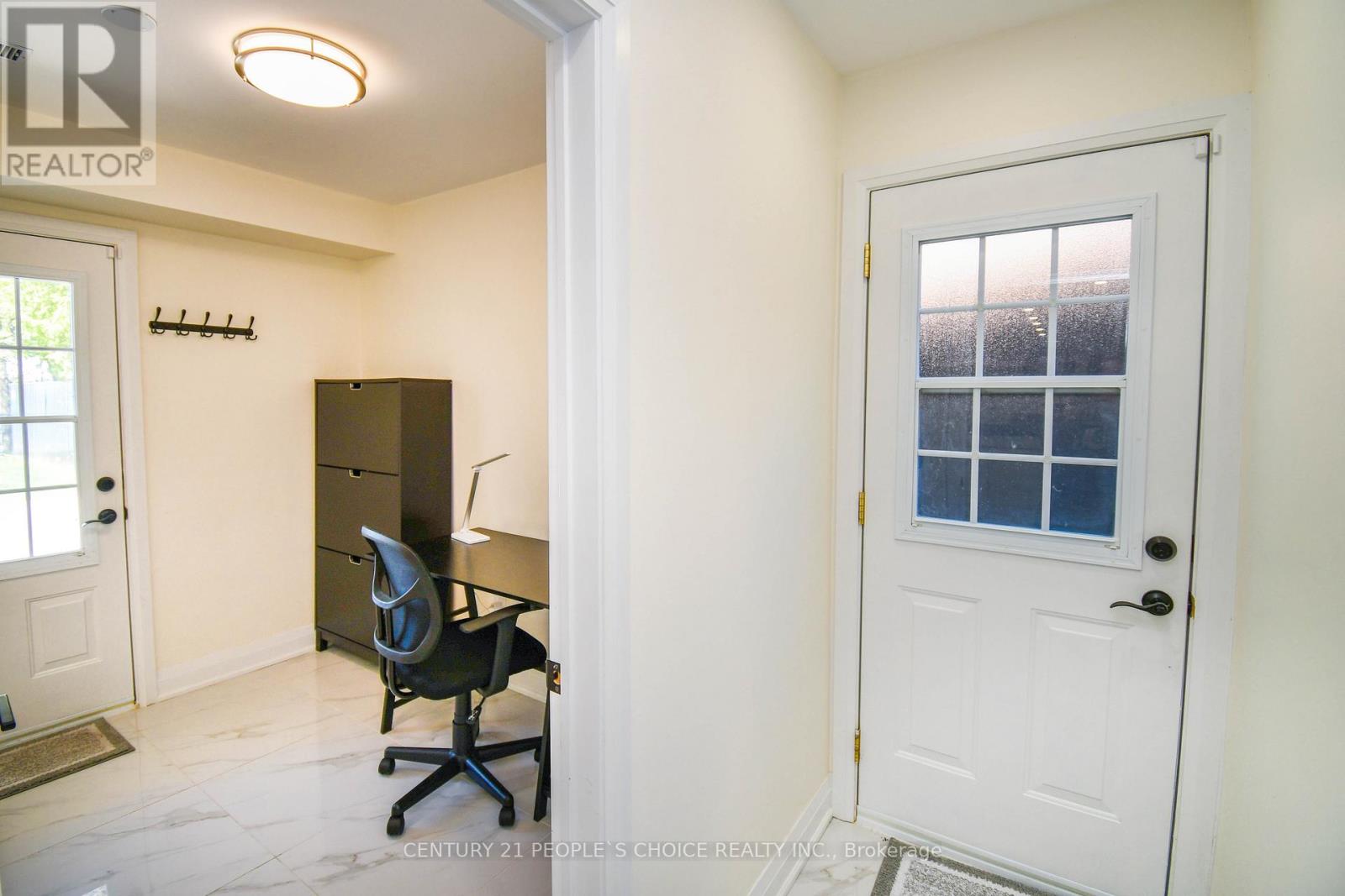 694 BROADVIEW AVENUE - 40