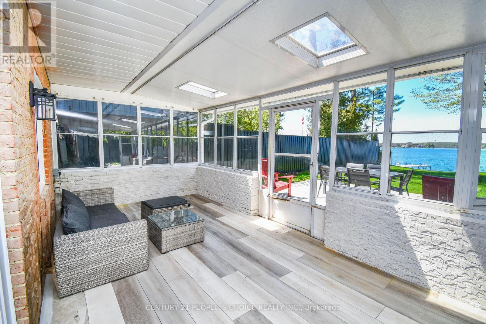 694 BROADVIEW AVENUE - 43