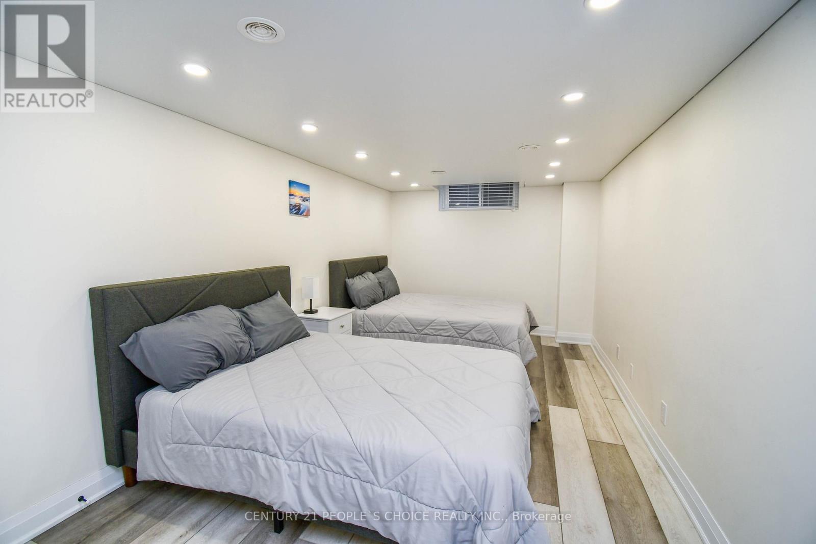 694 BROADVIEW AVENUE - 45
