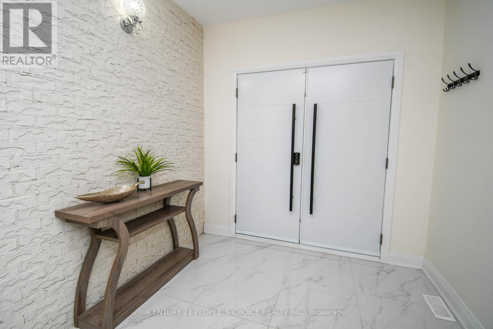 694 BROADVIEW AVENUE - 7