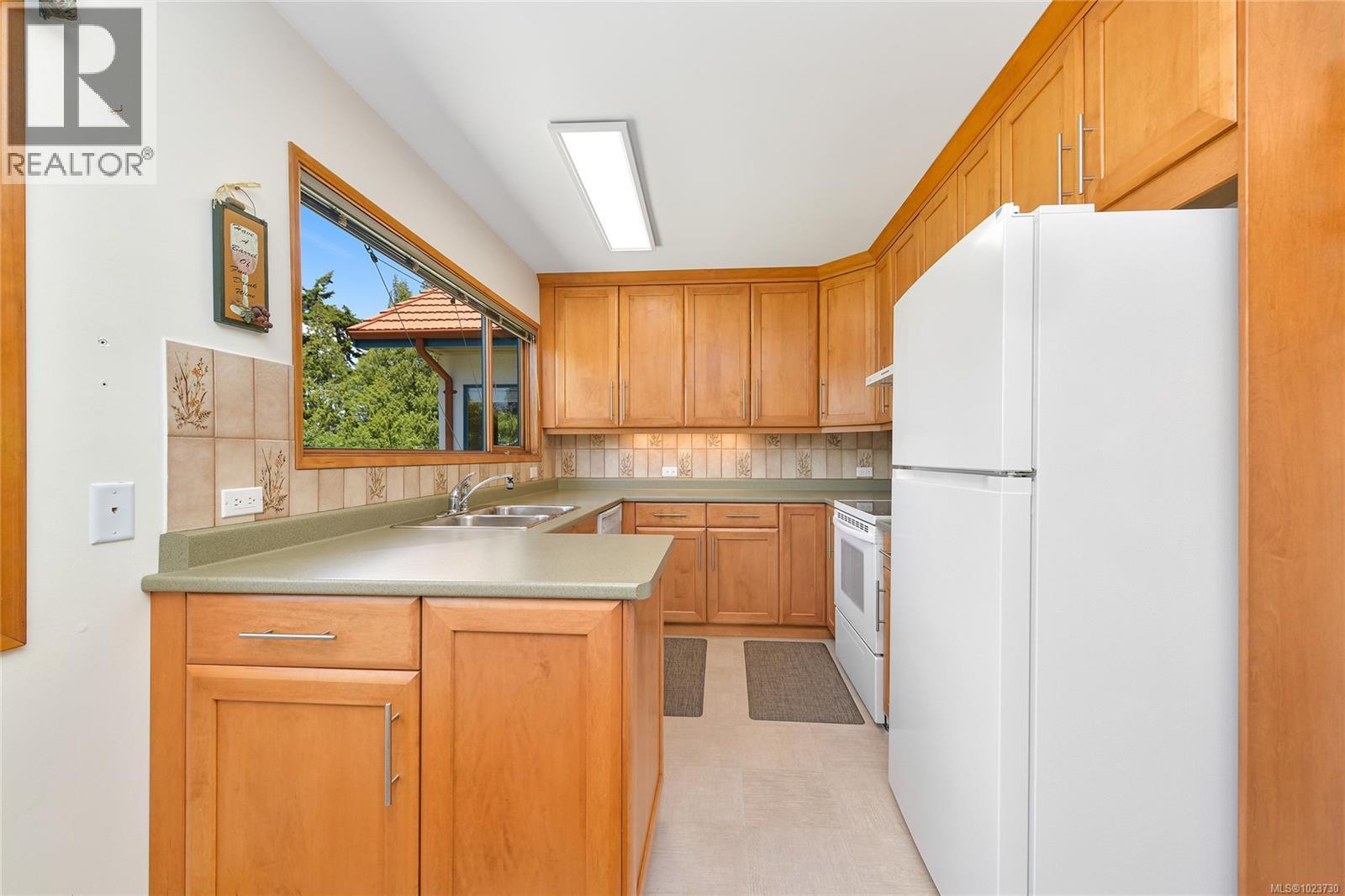 6528 THORNETT Rd, Sooke